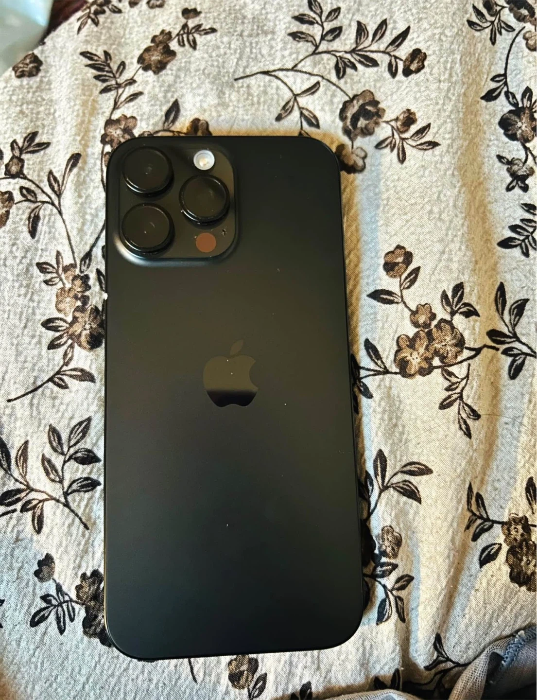 iPhone 16 Pro Max ブラック256GBの写真2枚目