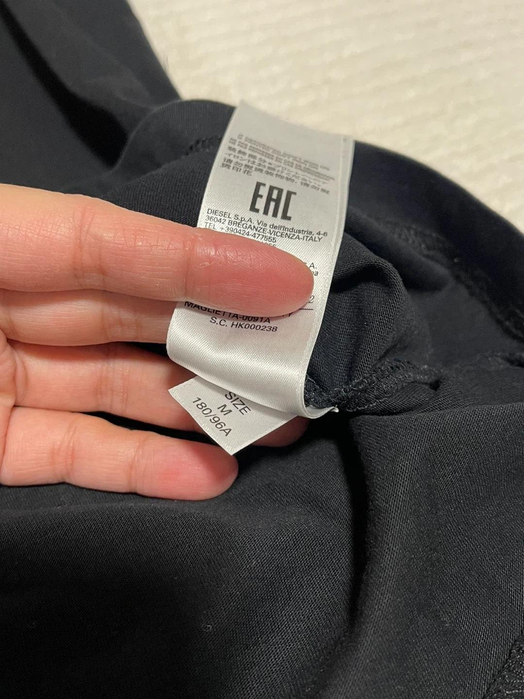 ディーゼル Tシャツ 黒 Mサイズの写真3枚目