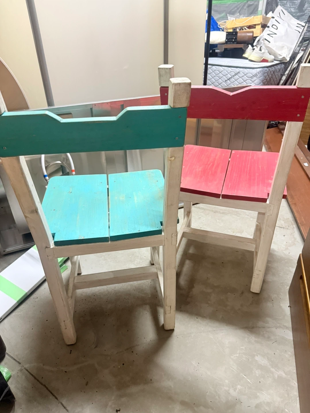 木製キッズチェア 2脚セット カラフルの写真3枚目