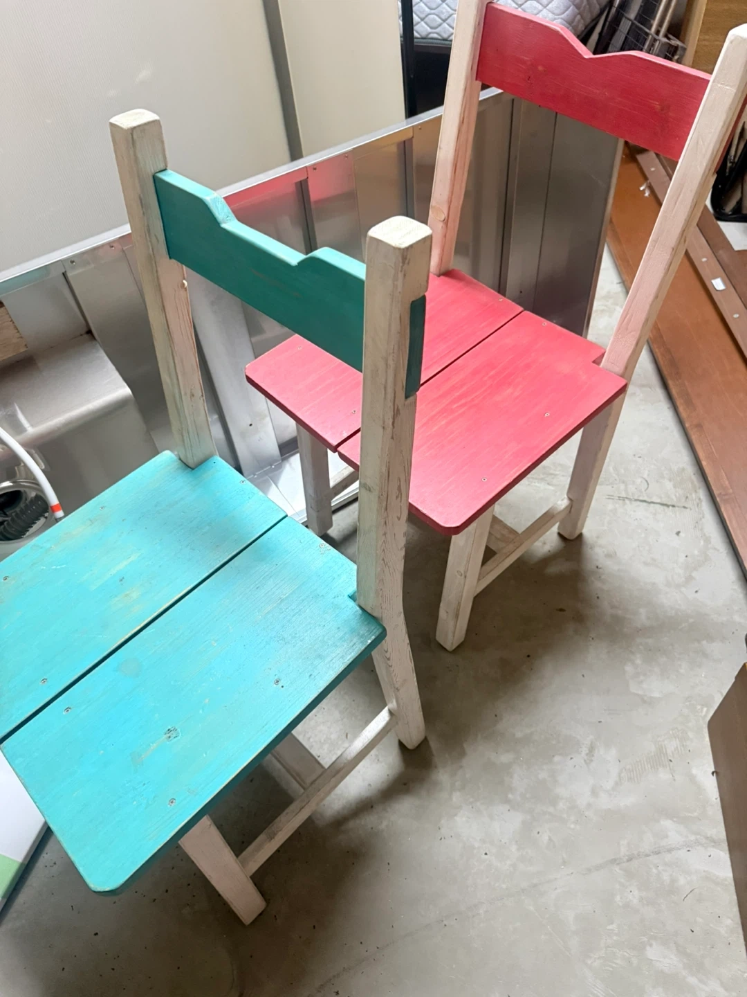 木製キッズチェア 2脚セット カラフルの写真4枚目