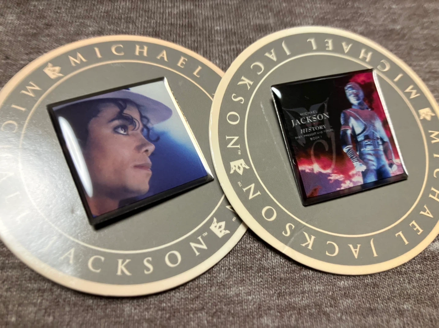 マイケル・ジャクソン ピンバッジ 2個セット