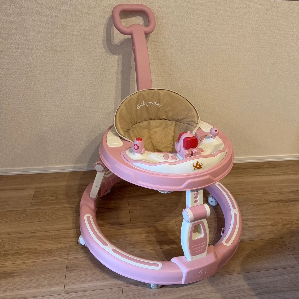 アークラブ 4in1 ベビー歩行器 ピンクの写真2枚目
