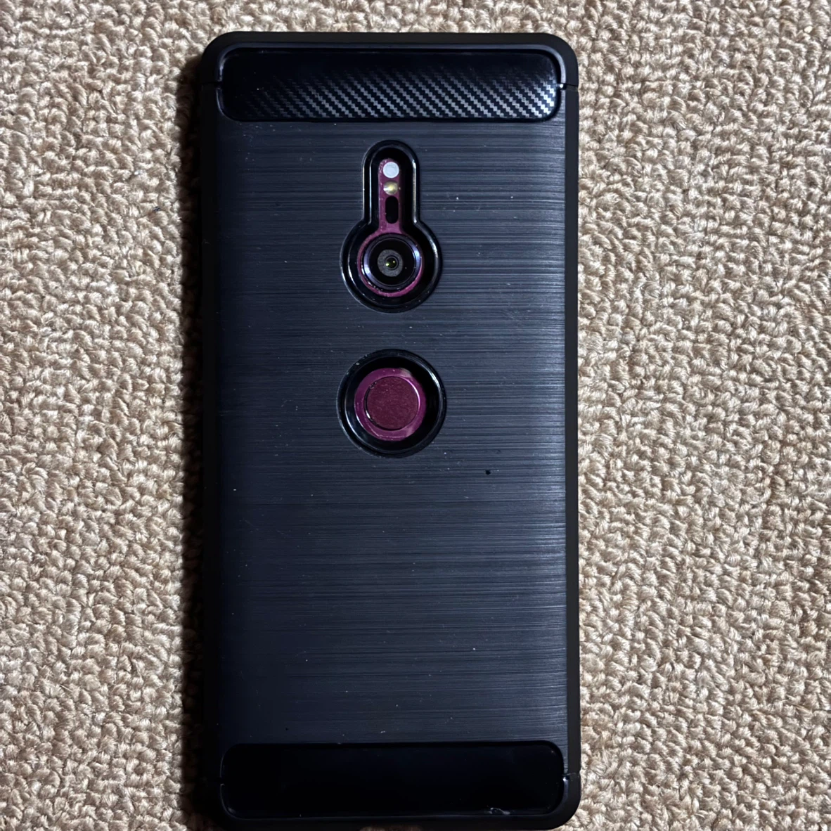 Simフリースマホ ソニー Xperia XZ3 SOV39 ワインレッド 本体 バッテリー状態良好 ケース付の写真3枚目