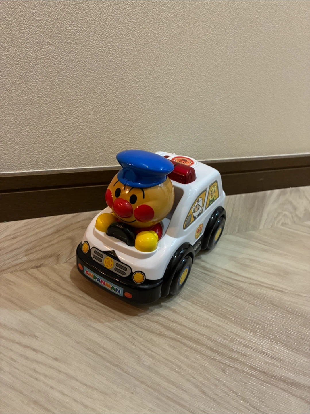 アンパンマン おしゃべりパトカー