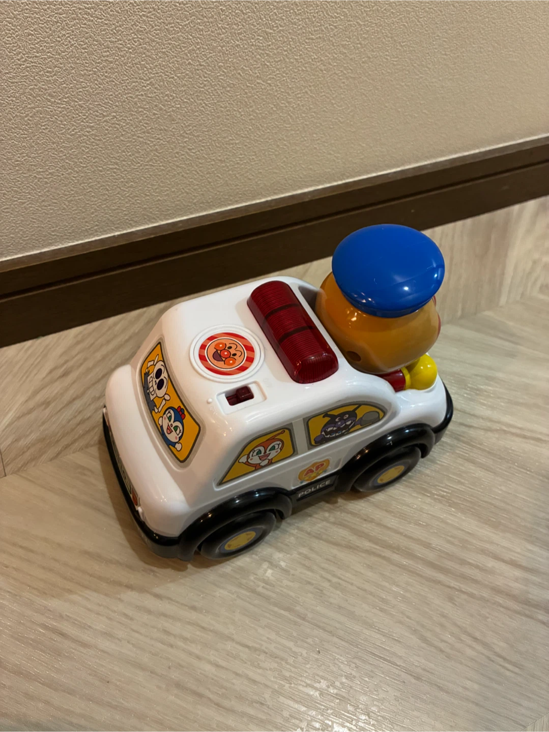 アンパンマン おしゃべりパトカーの写真3枚目