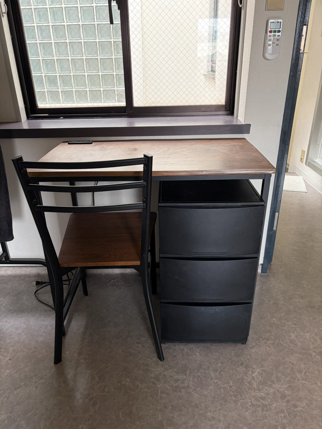 木製デスクとチェア 引き出し付きセット