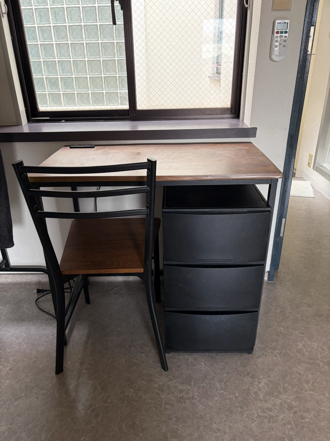 木製デスクとチェア 引き出し付きセット
