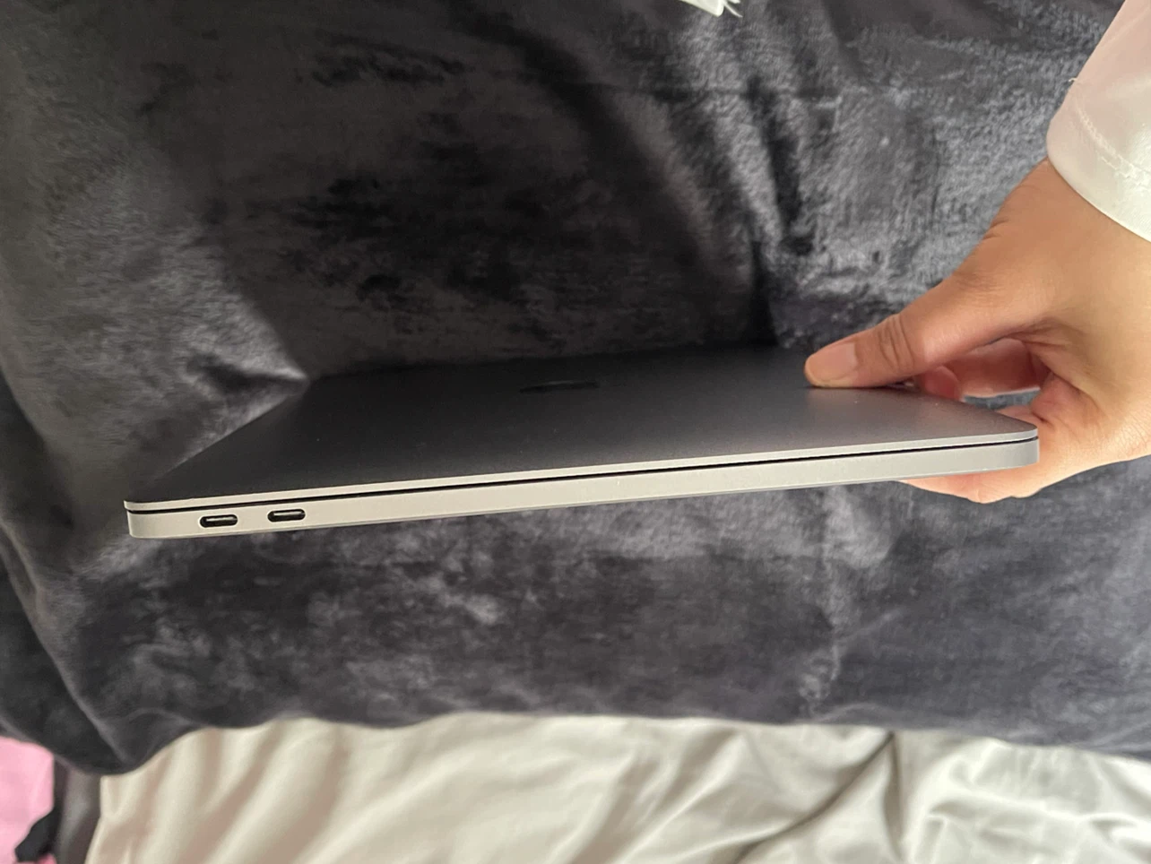 アップル MacBook Pro 13インチ 2017の写真3枚目