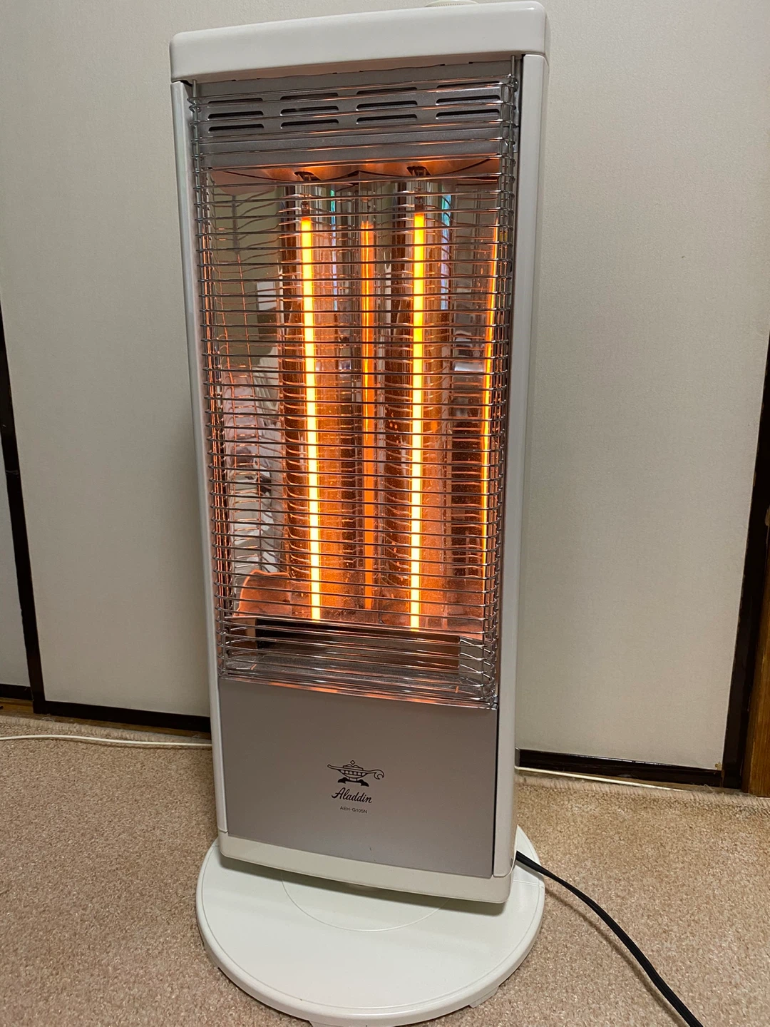 アラジン グラファイトヒーター AEH-G105Nの写真3枚目