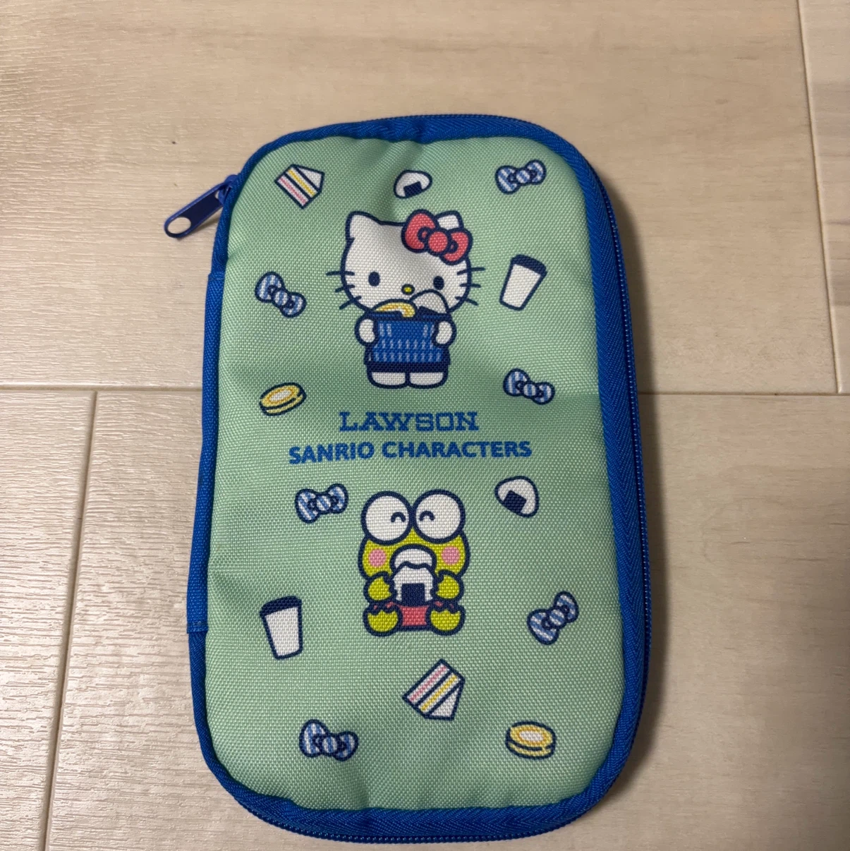 ローソン限定 サンリオ キャラクターズ マルチポーチ