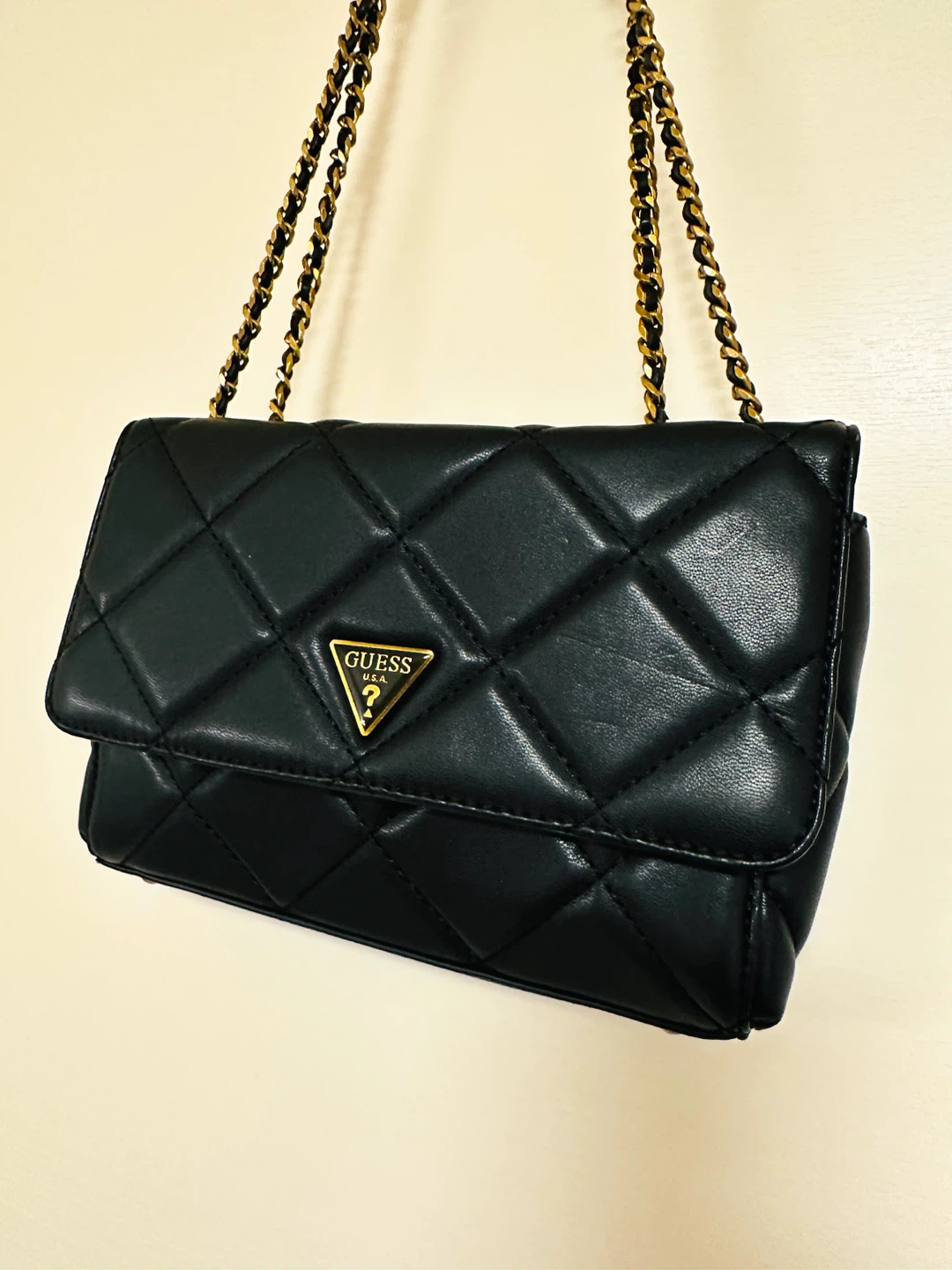 【Guess】ゲス ショルダーバッグ キルティング ブラックの写真4枚目