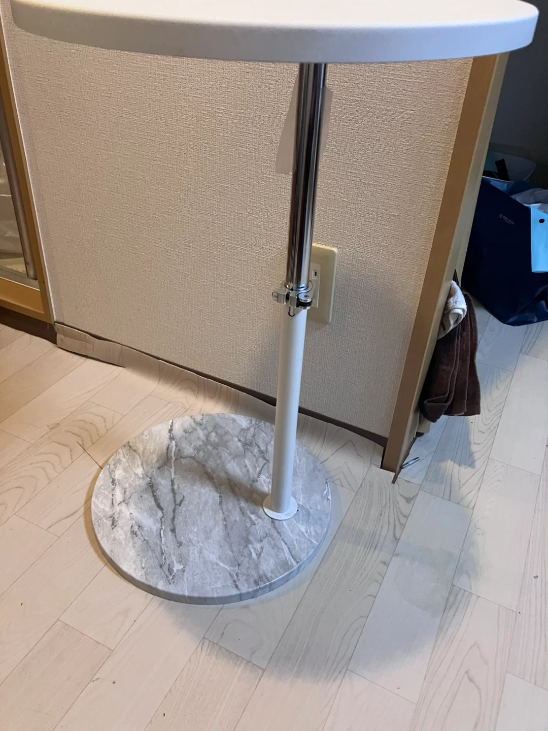 ミニテープルの写真4枚目