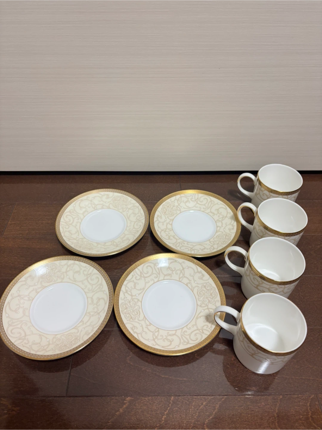 ウェッジウッド セレスティアルゴールド カップ&ソーサー 4客の写真2枚目