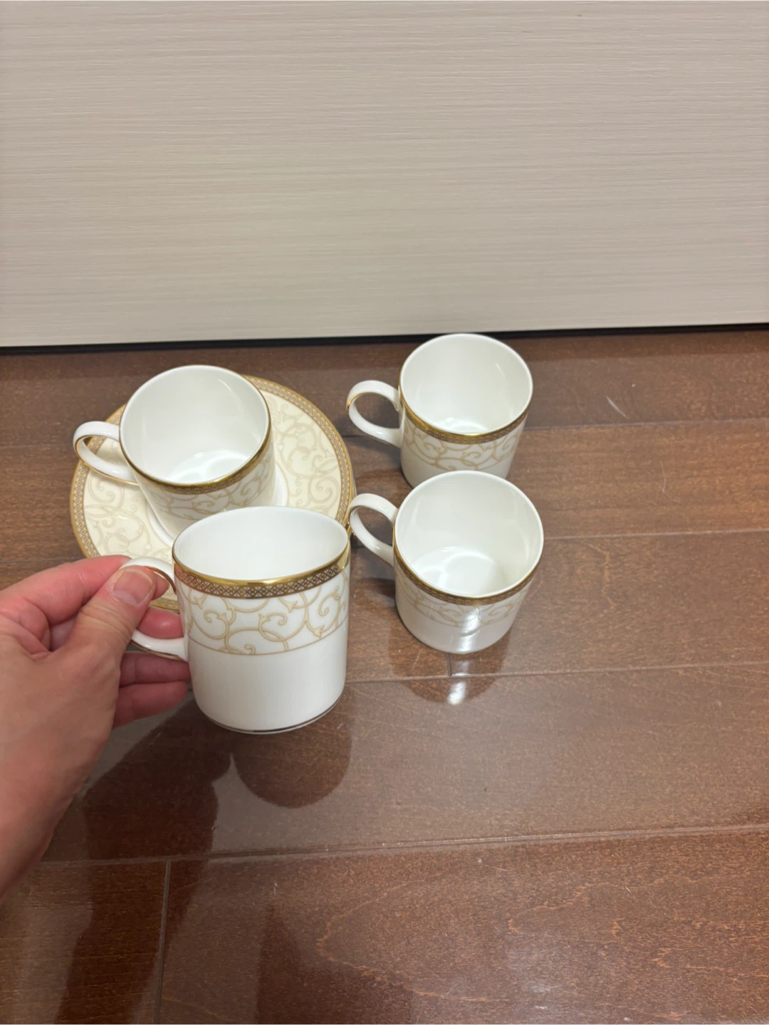 ウェッジウッド セレスティアルゴールド カップ＆ソーサー 4客の写真3枚目