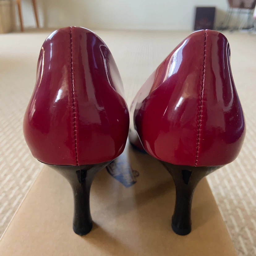 メヌエ ポインテッドトゥパンプス レッド24cmの写真3枚目
