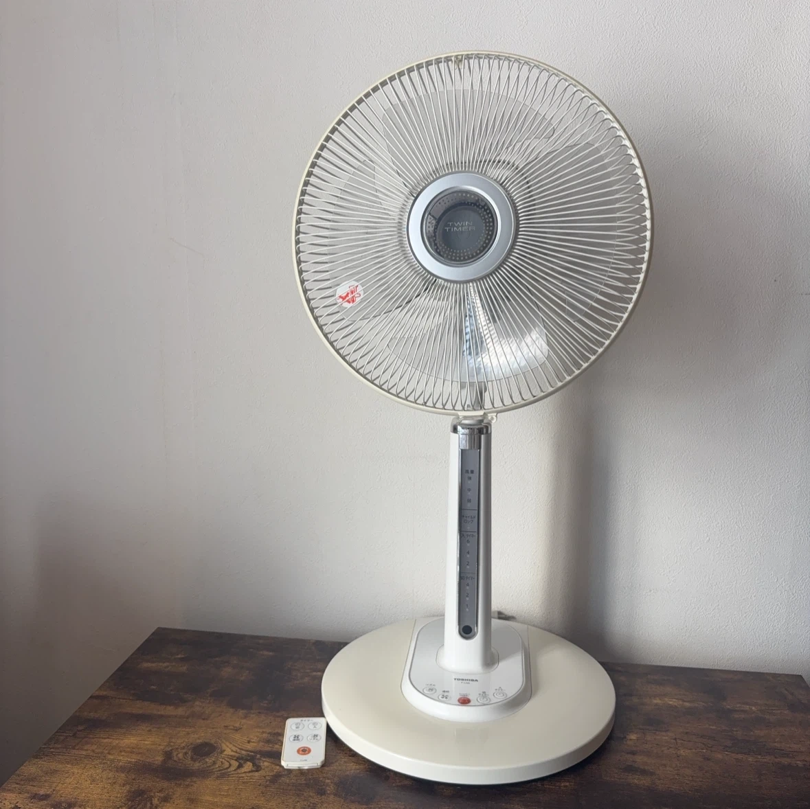 東芝 扇風機 F-LN6 リモコン付 30cm 2011年製