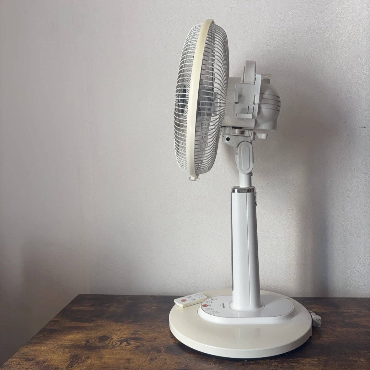 東芝 扇風機 F-LN6 リモコン付 30cm 2011年製の写真6枚目