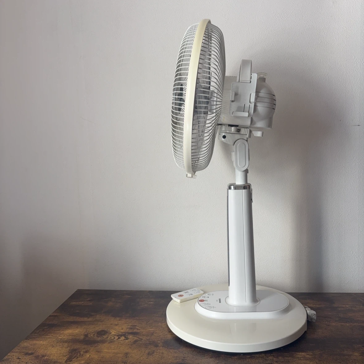 東芝 扇風機 F-LN6 リモコン付 30cm 2011年製の写真6枚目