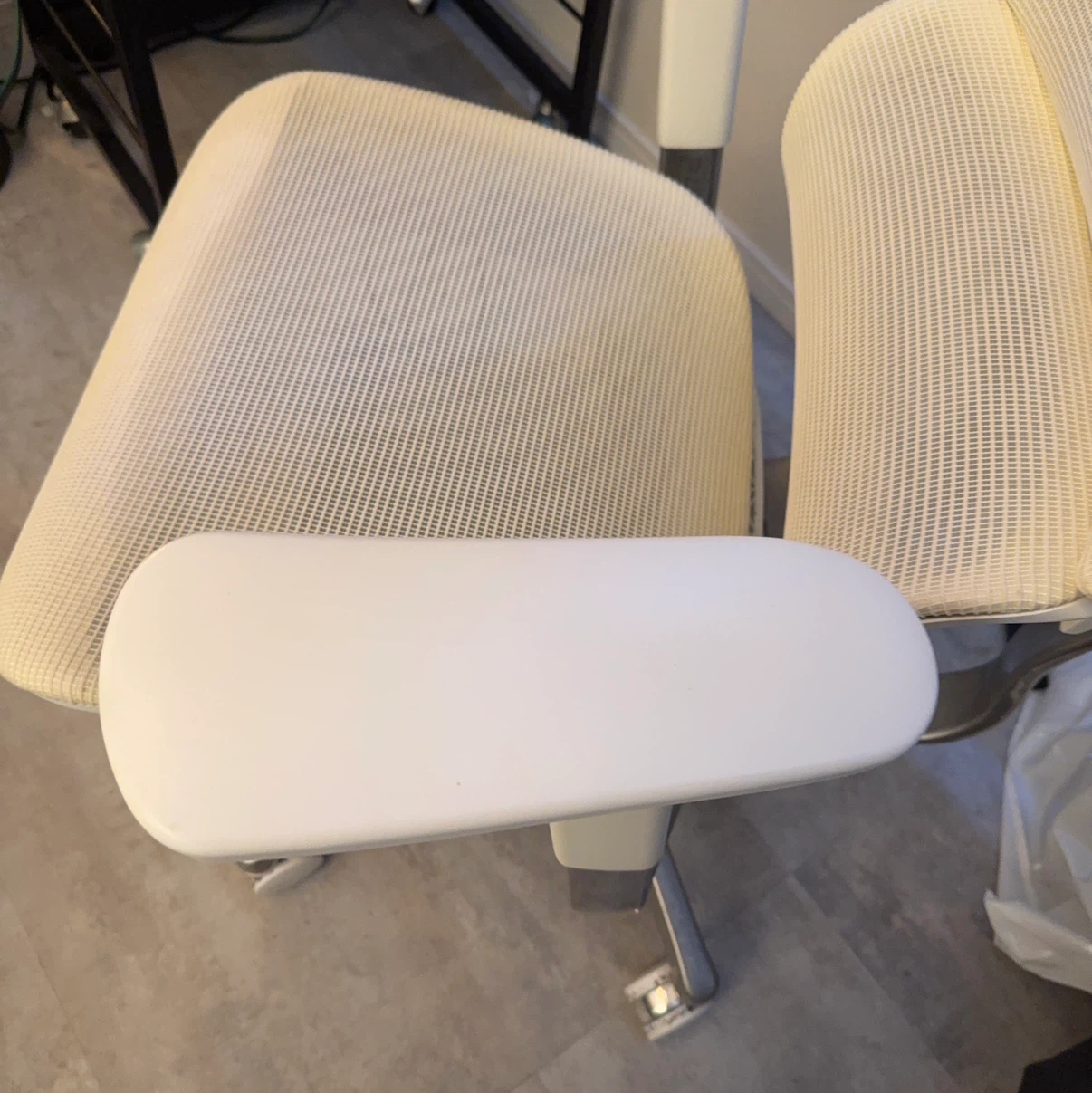 COFO ChairPro コフォチェアプロ　ホワイト　FCC-100Wの写真6枚目