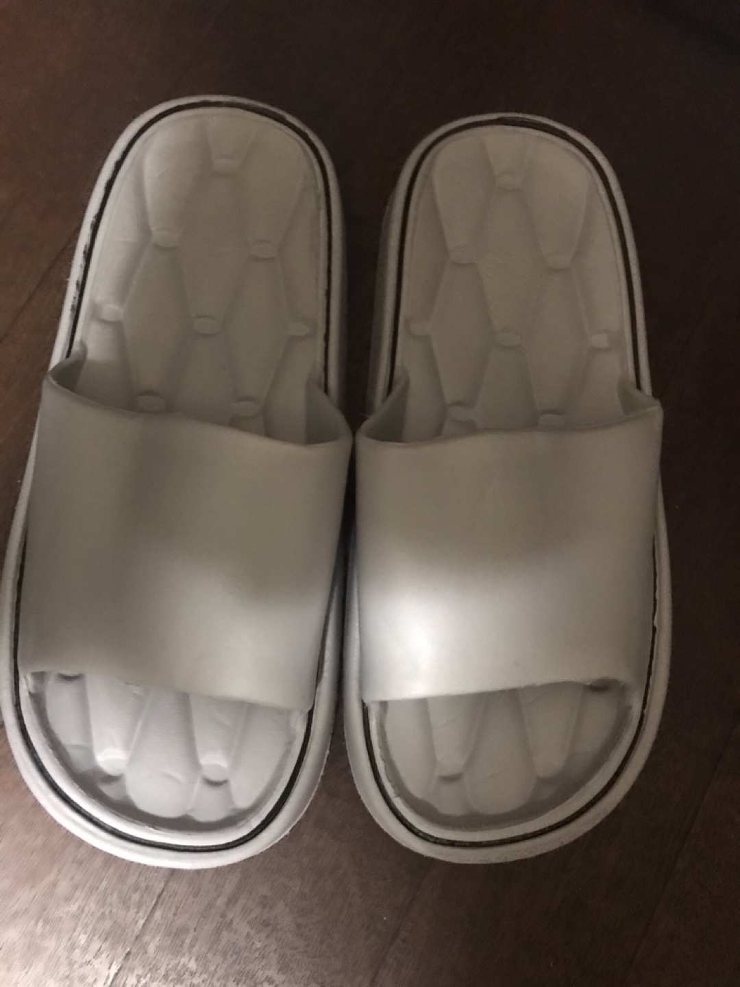 白いルームシューズ