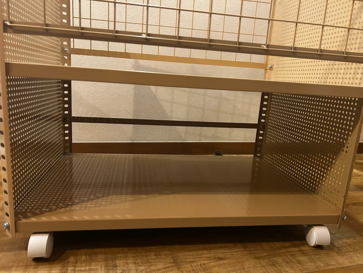 スチール製キャスター付きワゴン 収納棚 ベージュの写真2枚目