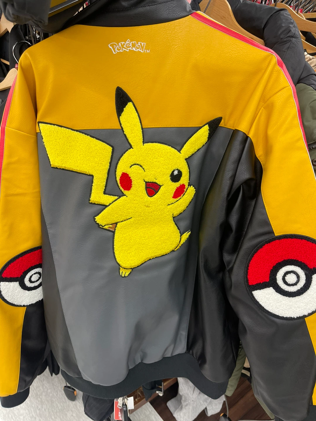 アディダス ポケモン ジャケット ピカチュウ Mの写真6枚目