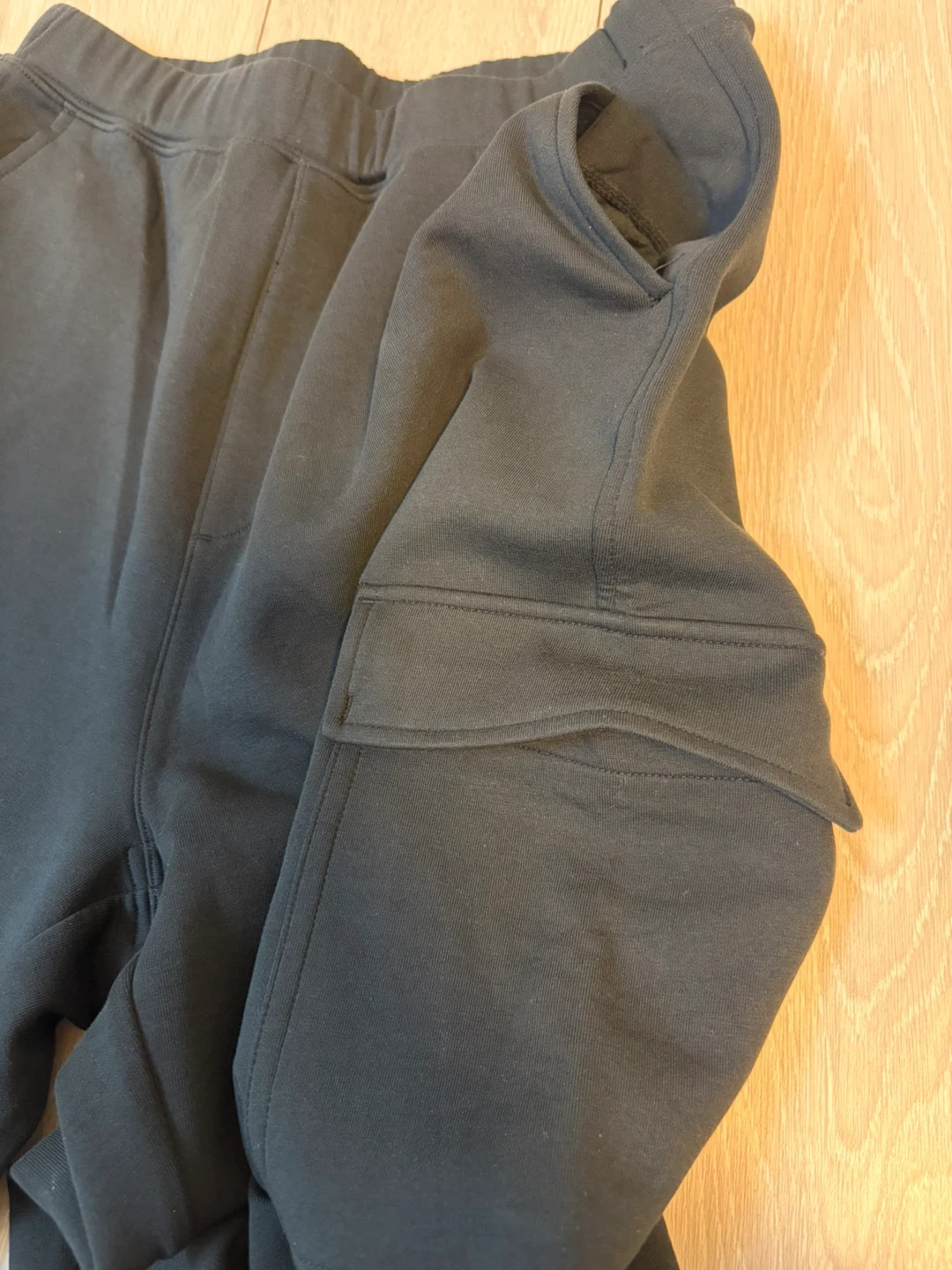 UNIQLO キッズ カーゴパンツ ブラック 160cmの写真5枚目