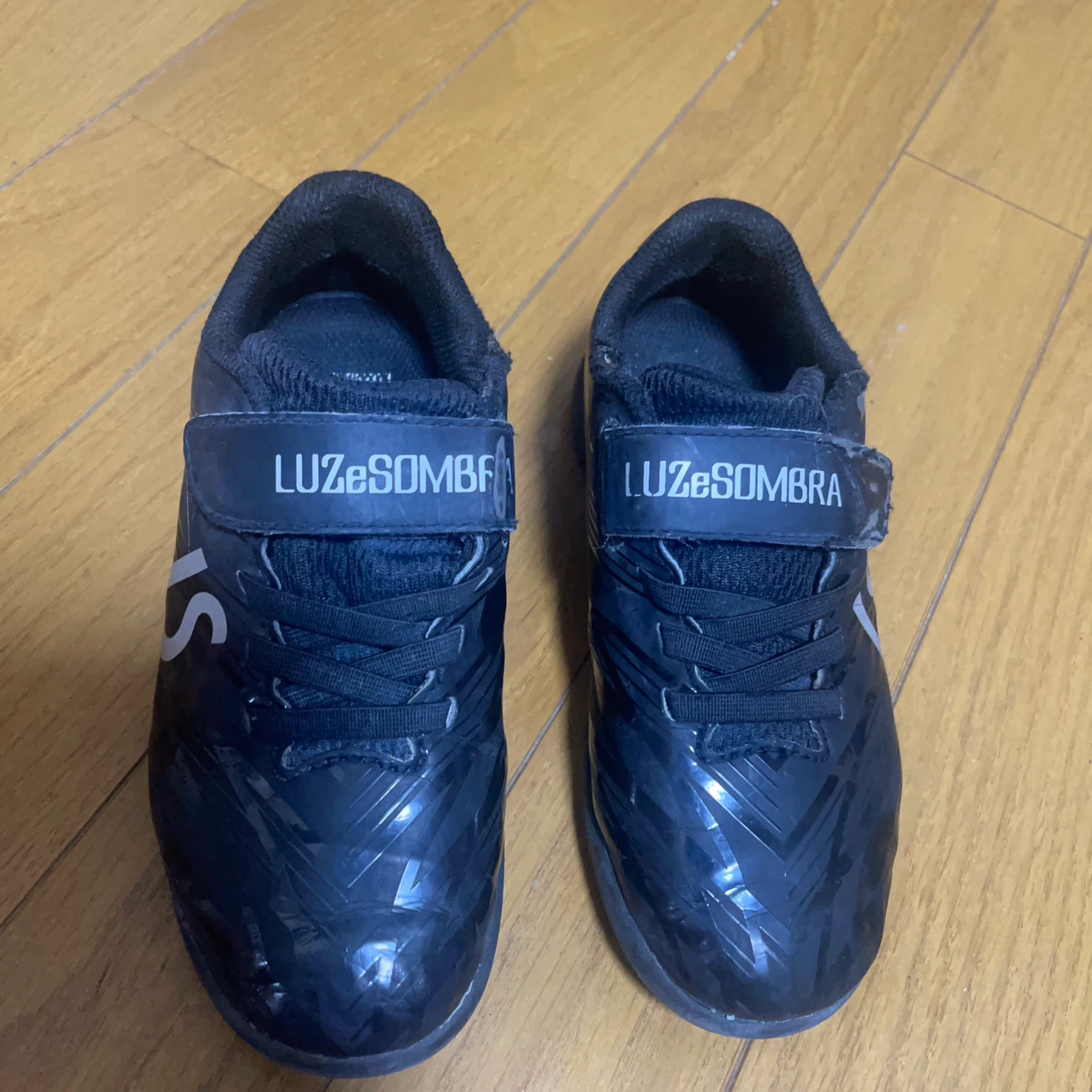 ルースイソンブラ トレーニングシューズ 黒