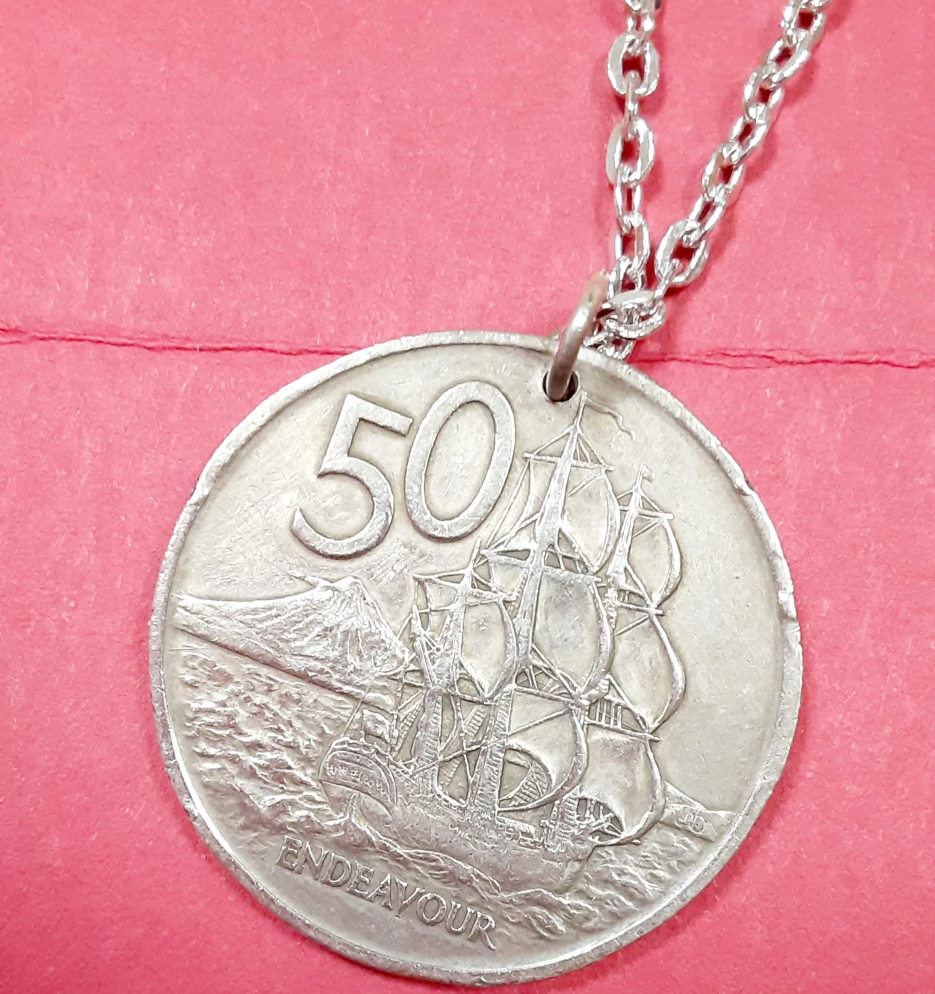 ニュージーランド旧50セントエンデバー号 硬貨 ネックレス