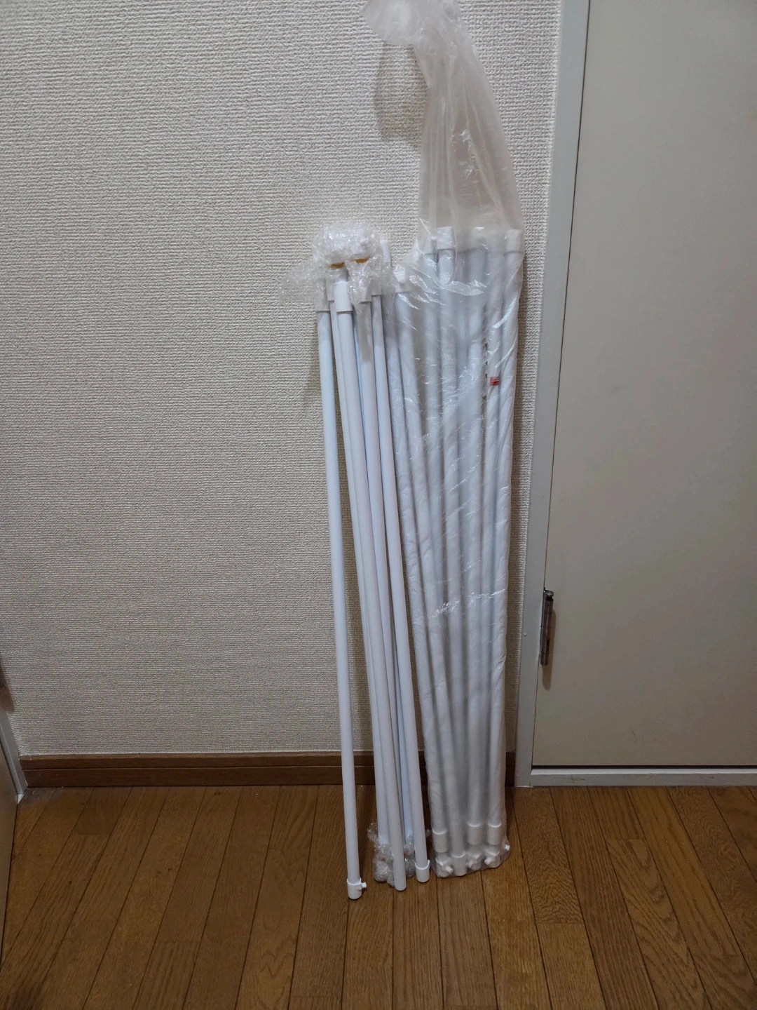 突っ張り棒のようなもの ホワイト 収納用品