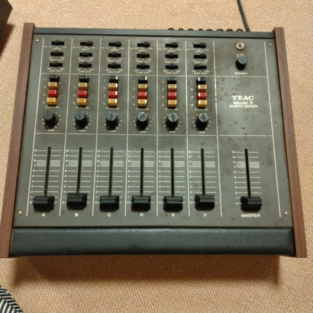 TEAC Model2 オーディオミキサー