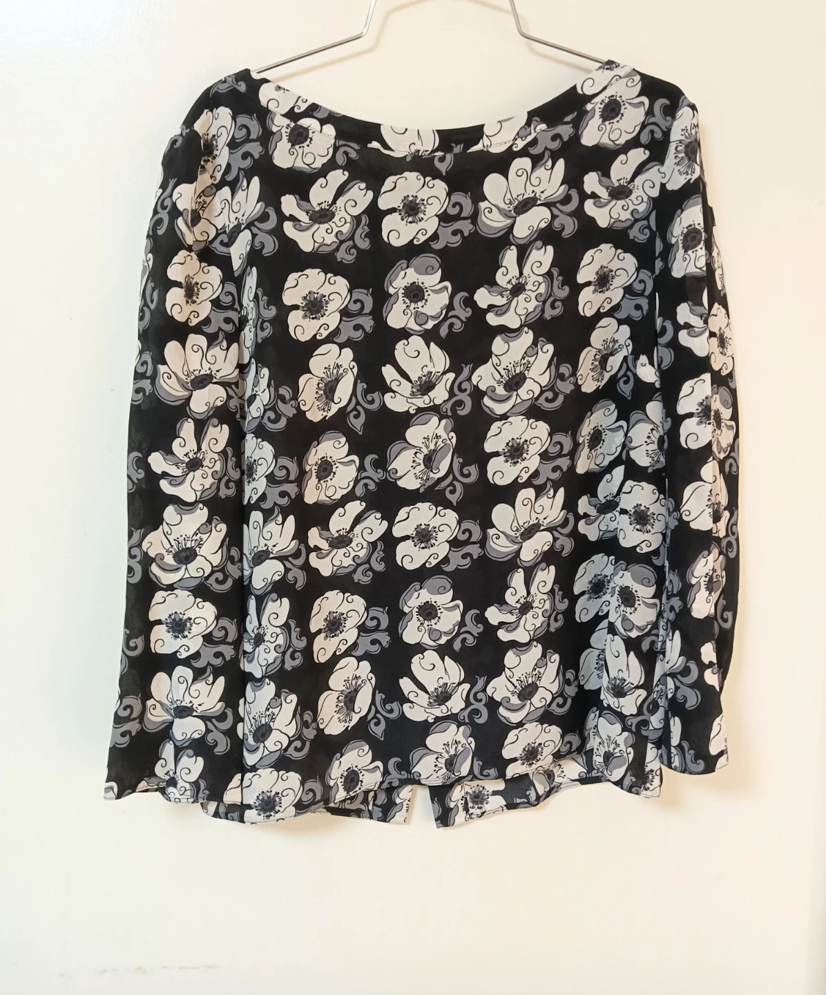 美品。PRADA プラダ シルク素材 花柄 長袖 ブラウス