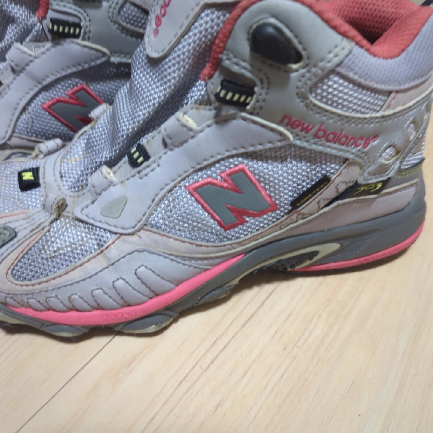 ニューバランス 703 GORE-TEX 23cm 2E レトロ トレッキングシューズの写真4枚目