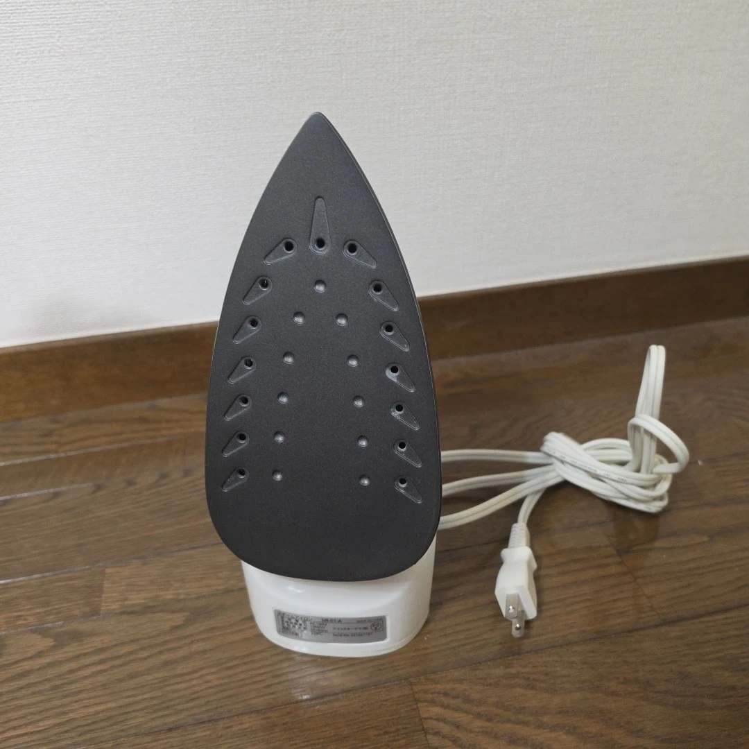アイリスオーヤマ スチームアイロン SIR-01Aの写真2枚目