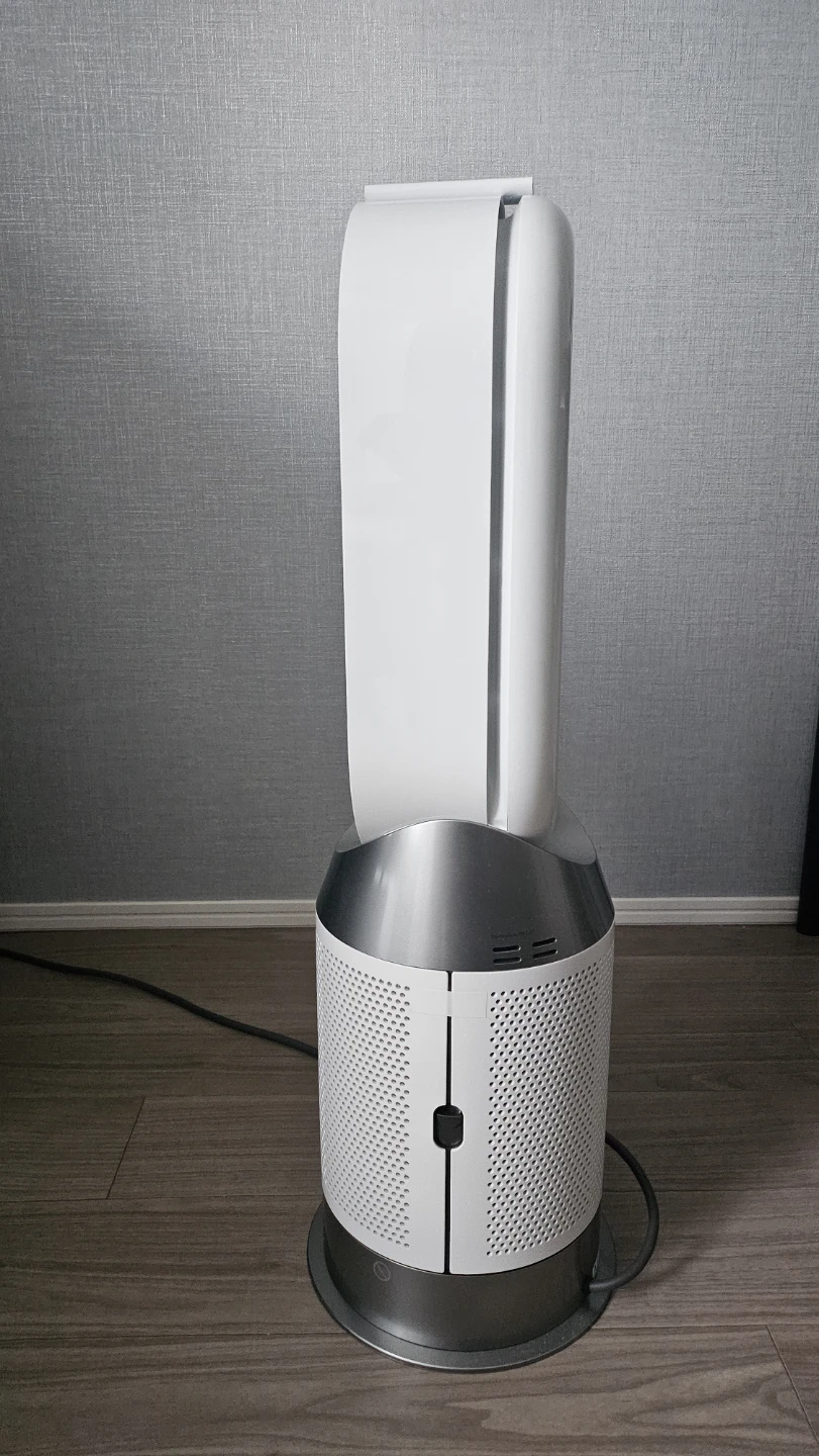 ダイソン 空気清浄ファンヒーター HP04の写真2枚目