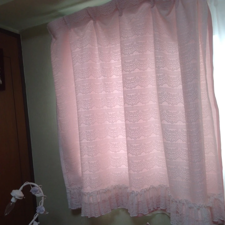 姫系ピンク フロントレースカーテン フリル付きの写真2枚目