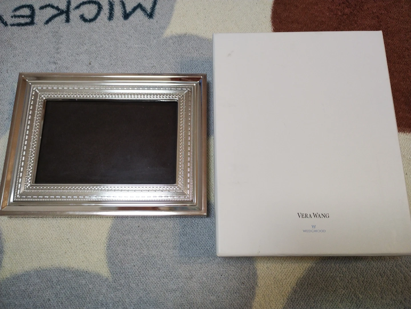ヴェラウォン 新品未使用★ウェッジウッド 写真立て ポストカードサイズ可能