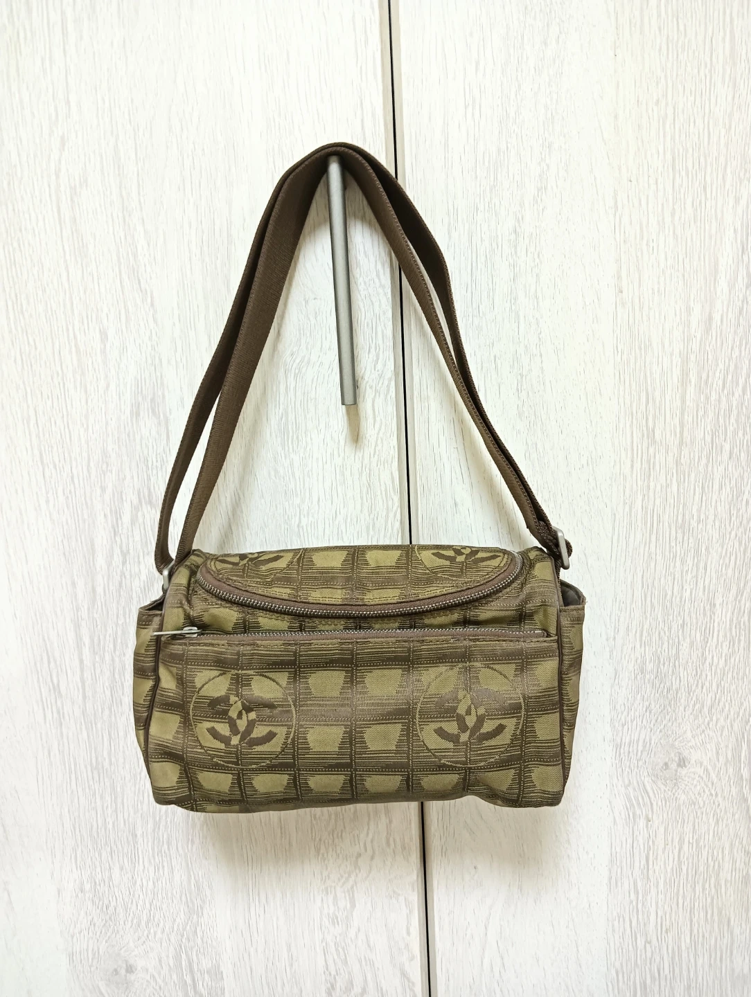 美品。CHANEL シャネルニュートラベルライン ショルダーバッグ クロスボディバッグの写真2枚目