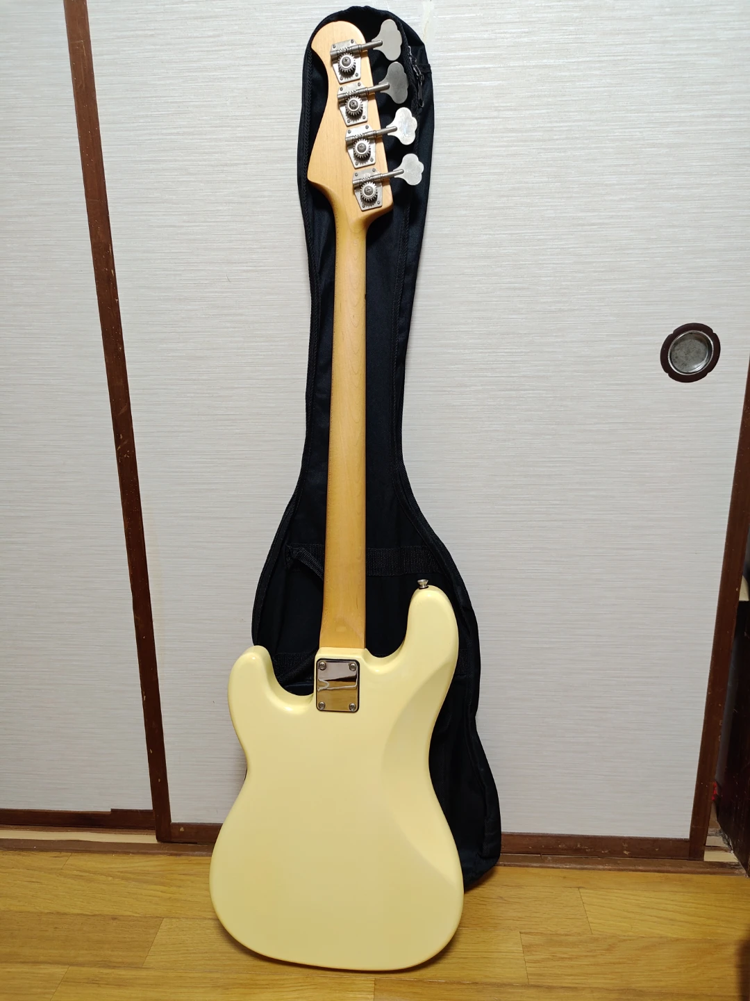 Bacchus Universe Series Bass (ソフトケース付)の写真4枚目