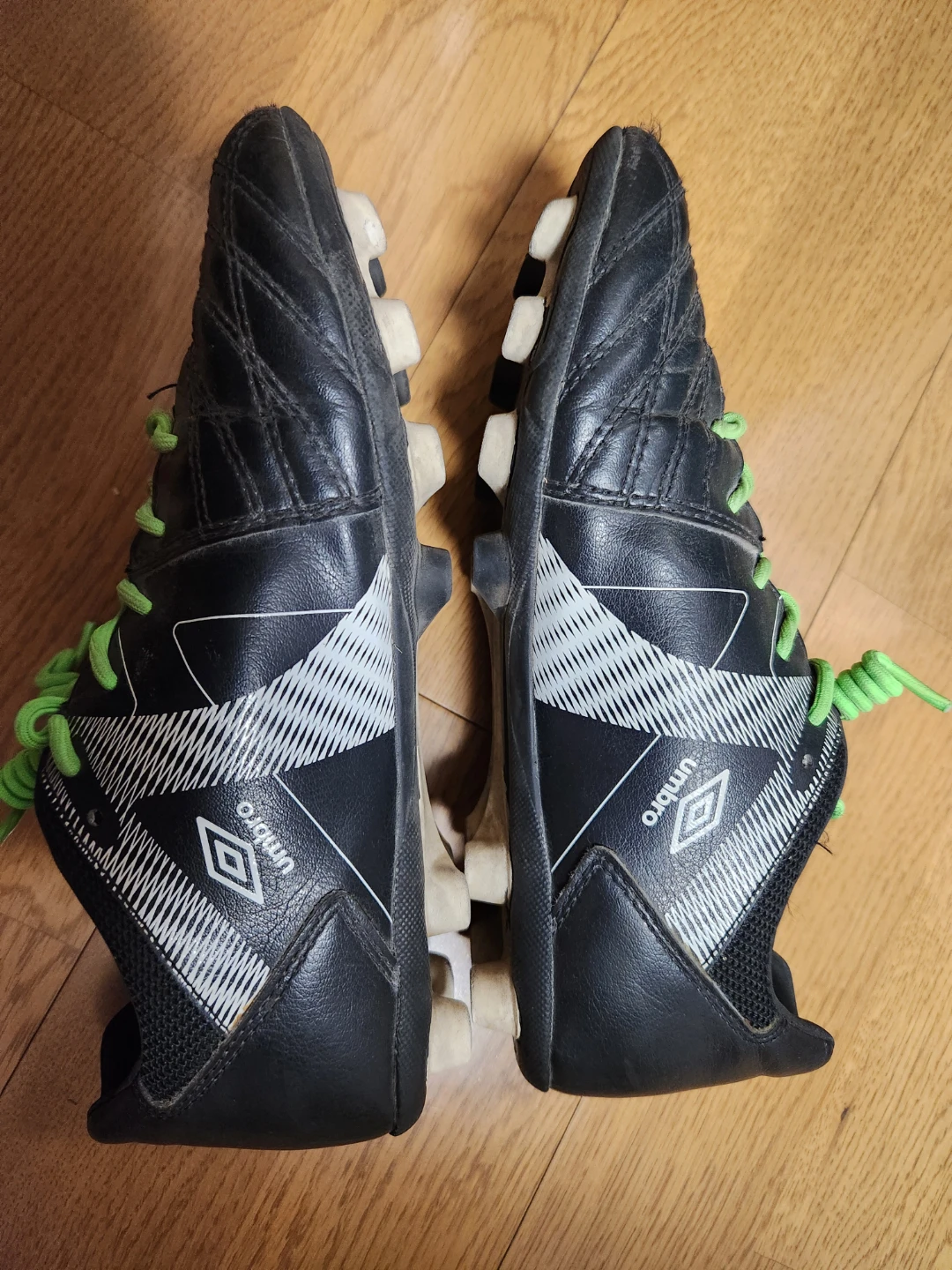 アンブロ サッカースパイク ブラック×ライムの写真4枚目
