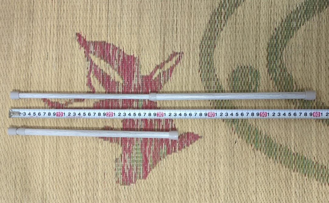 収納棚用パネル 4枚 突っ張り棒2本の写真3枚目