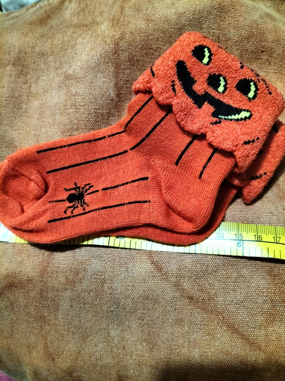ハロウィン柄キッズ靴下 かぼちゃ クモの写真2枚目