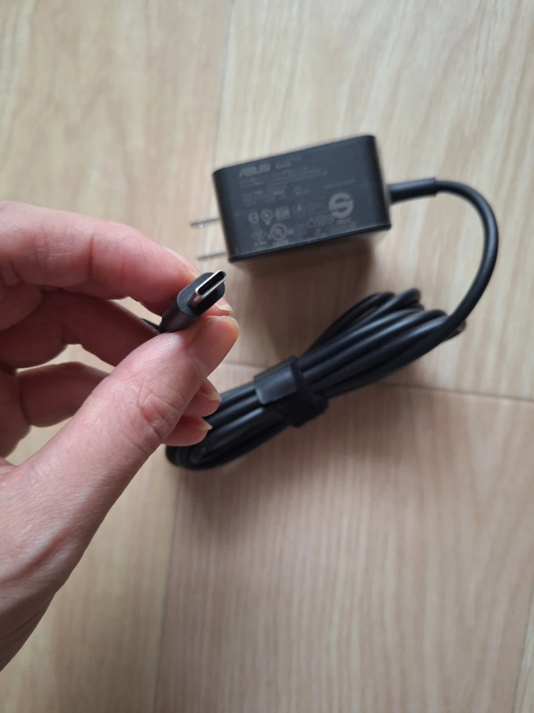 ASUS ACアダプター USB-Cの写真4枚目
