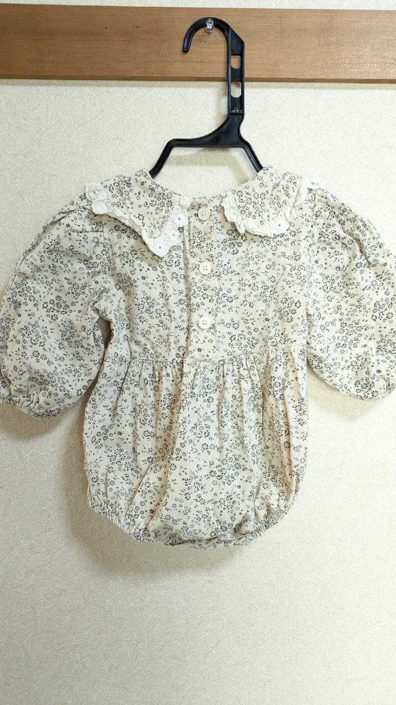 花柄 ベビー ロンパース 80cm 襟付きの写真2枚目