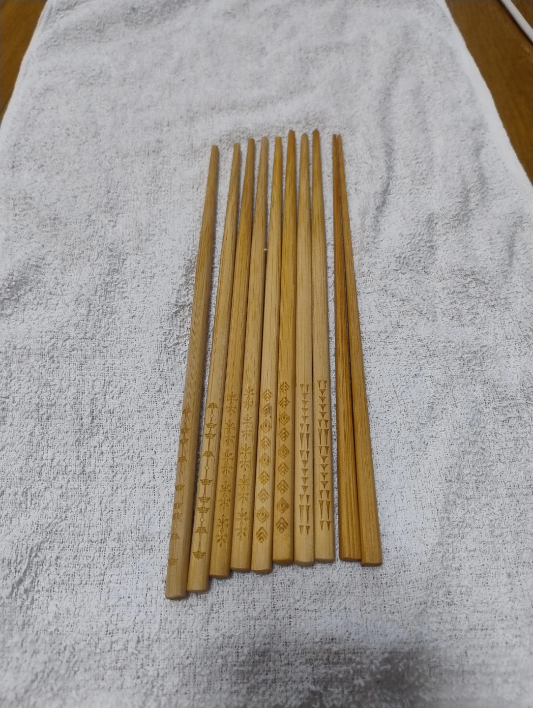 木製箸 10膳セット 天然木 模様入りの写真2枚目
