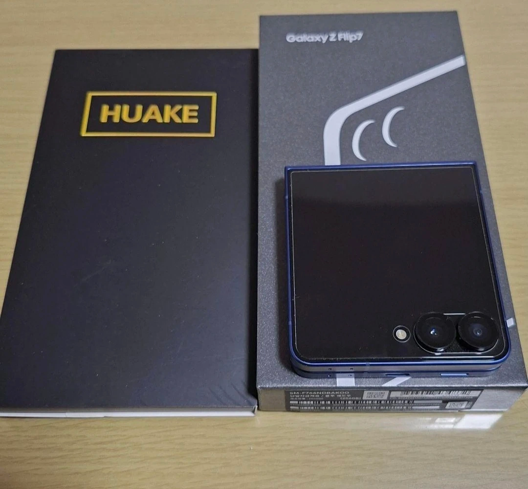 サムスン Galaxy Z Flip7 ブルーシャドーの写真6枚目