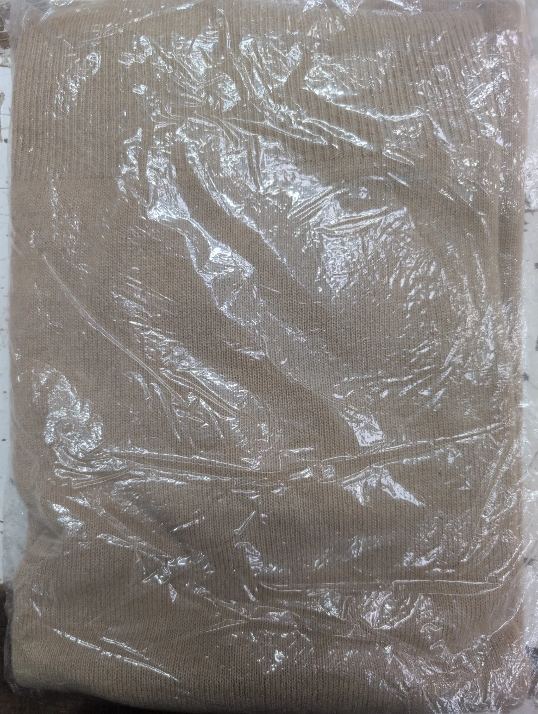ボタン付きニット ベージュ Lサイズの写真2枚目
