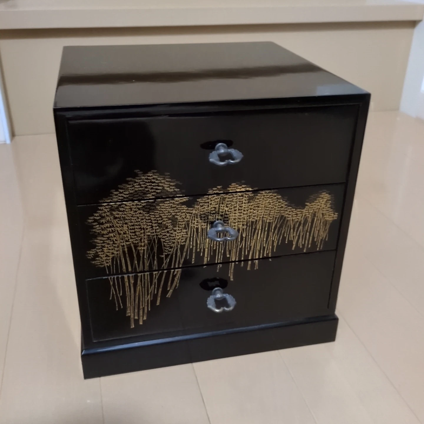 黒漆塗り 3段小引き出し 竹柄