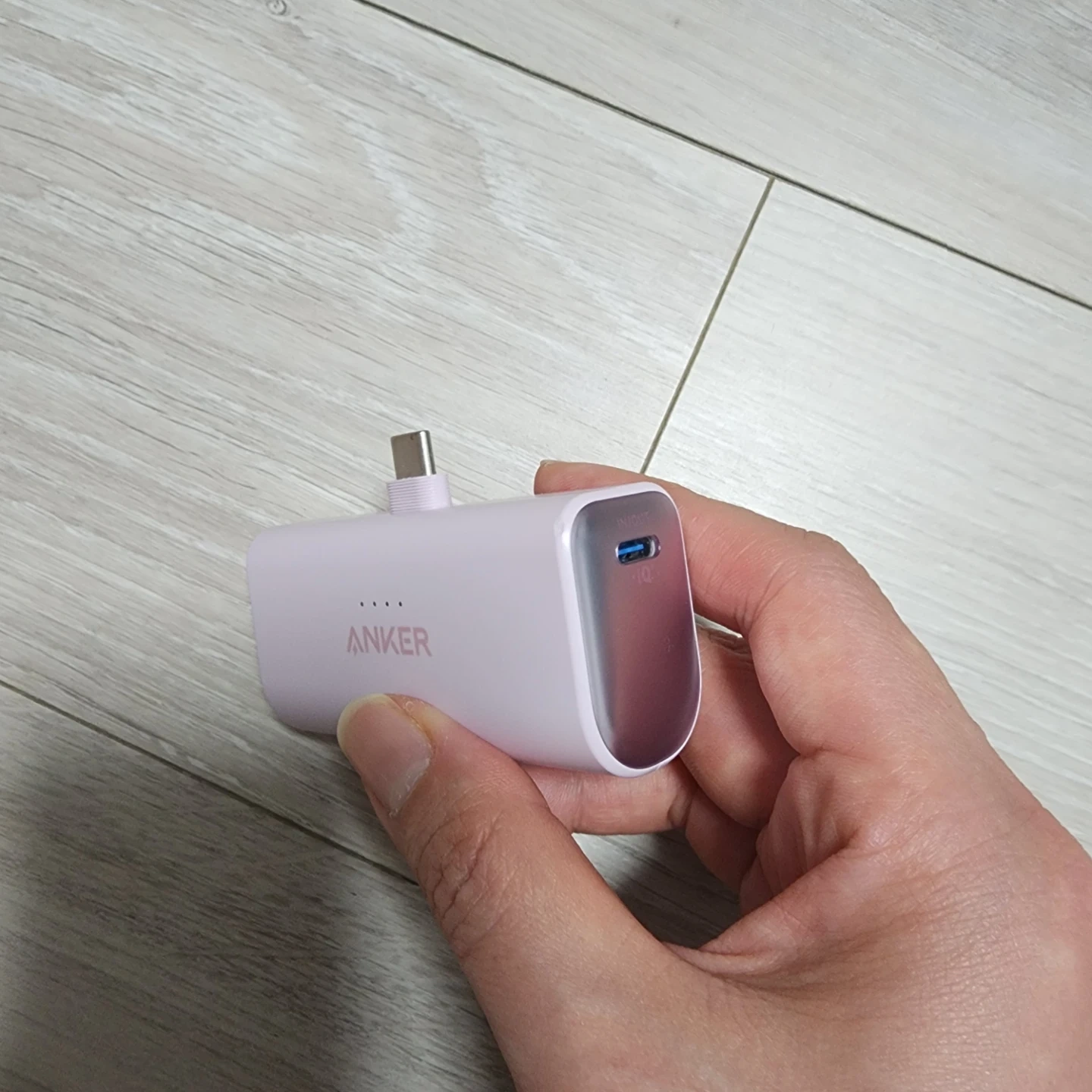 アンカー モバイルバッテリー ピンク USB-C接続の写真3枚目