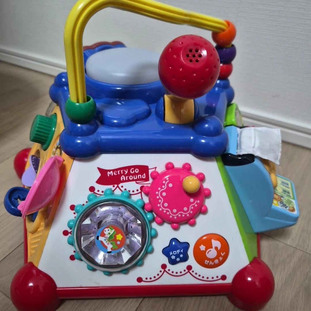 ベビー用 知育アクティビティキューブの写真4枚目